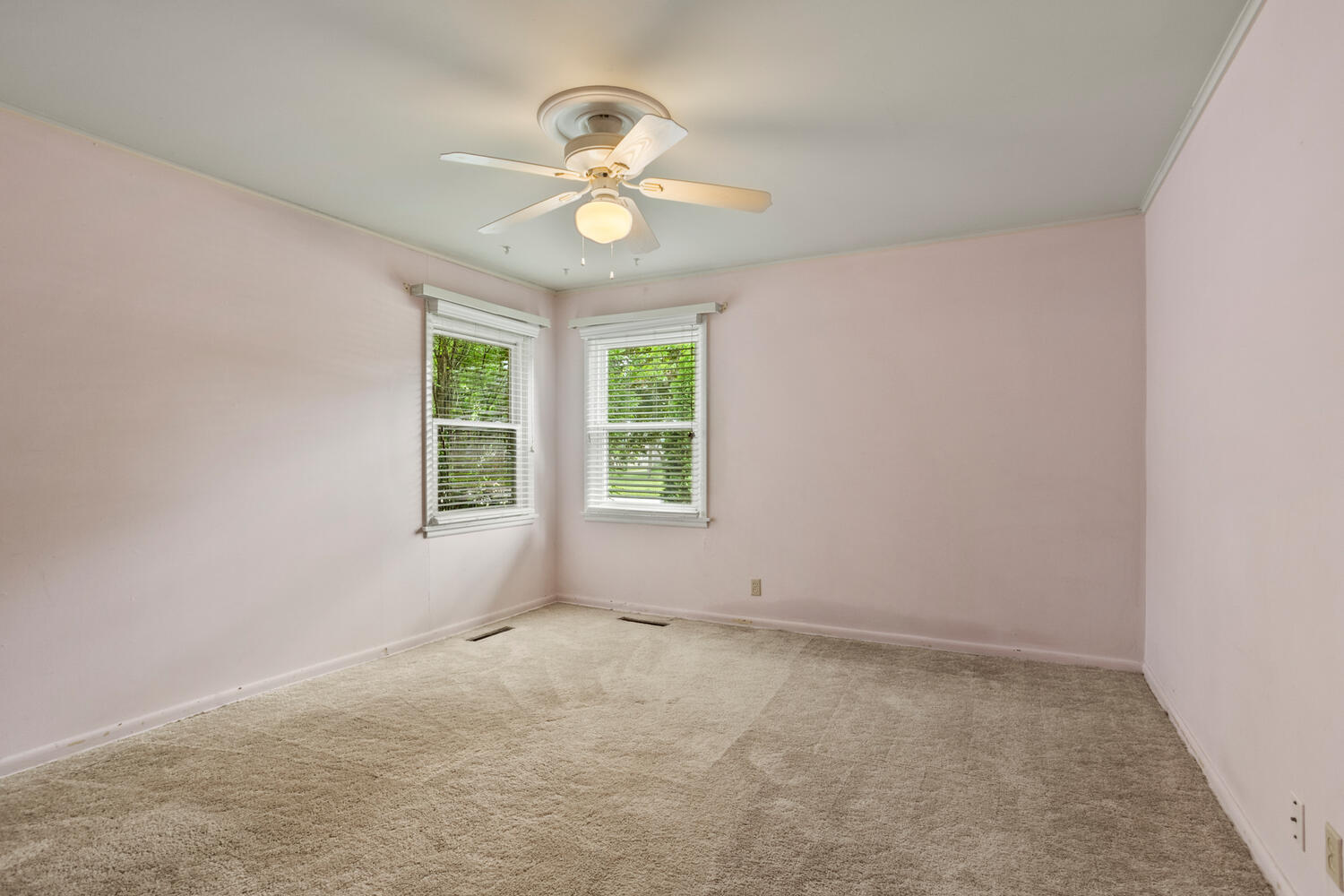 8 Montclair Road Urbana, IL 61801 - Photo 15 of 25 Gallery Image 15