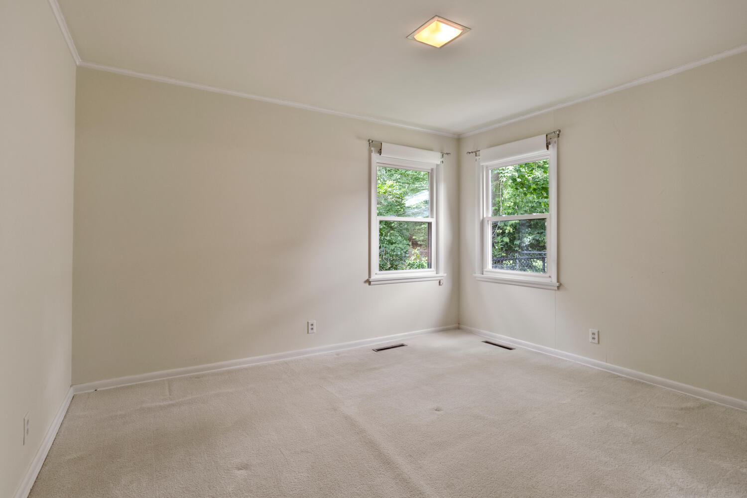 8 Montclair Road Urbana, IL 61801 - Photo 20 of 25 Gallery Image 20