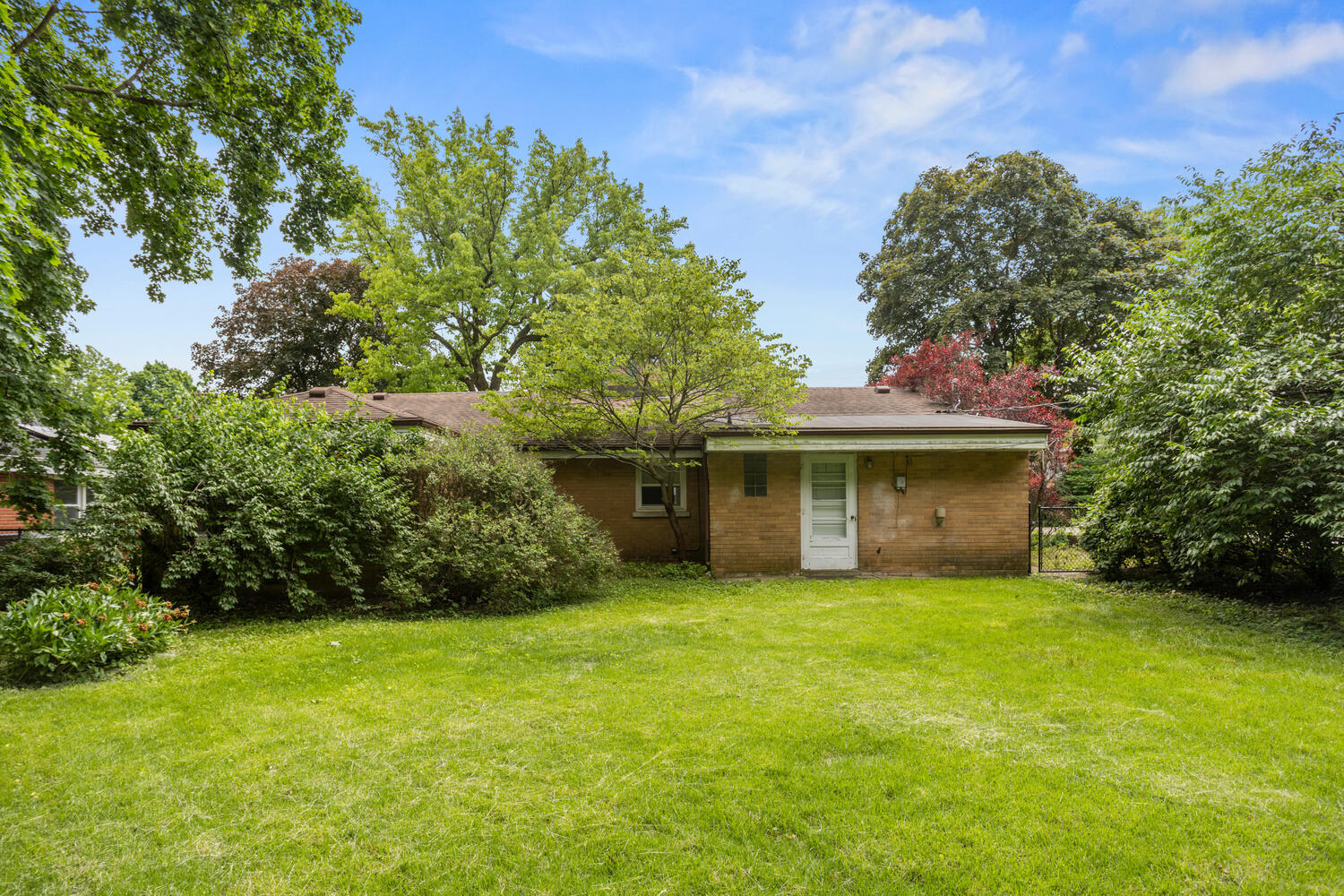 8 Montclair Road Urbana, IL 61801 - Photo 5 of 25 Gallery Image 5