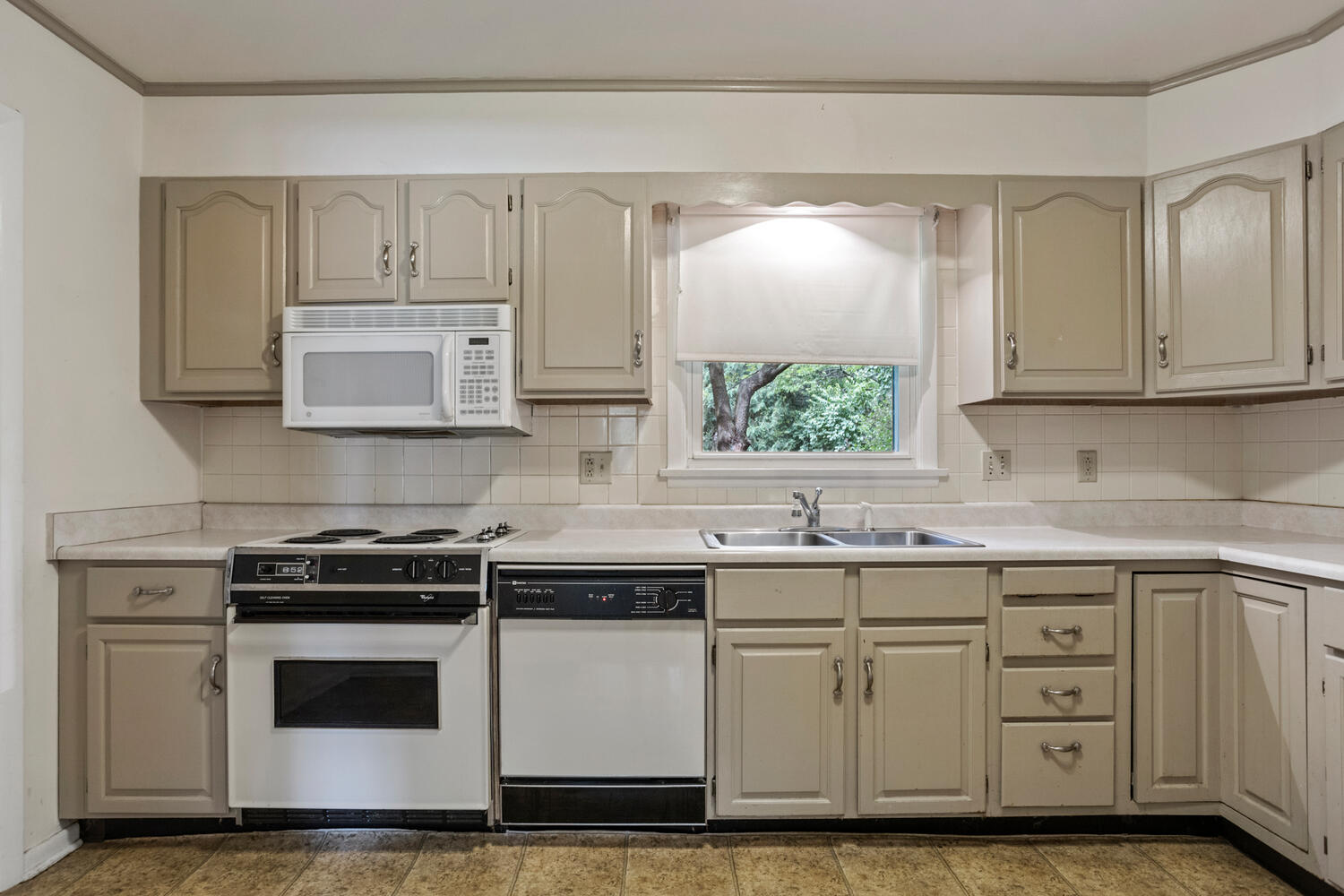8 Montclair Road Urbana, IL 61801 - Photo 10 of 25 Gallery Image 10
