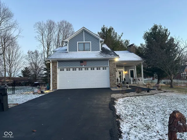 $385,000 | 12189 Cedarview Court, Mooresville, IN 46158