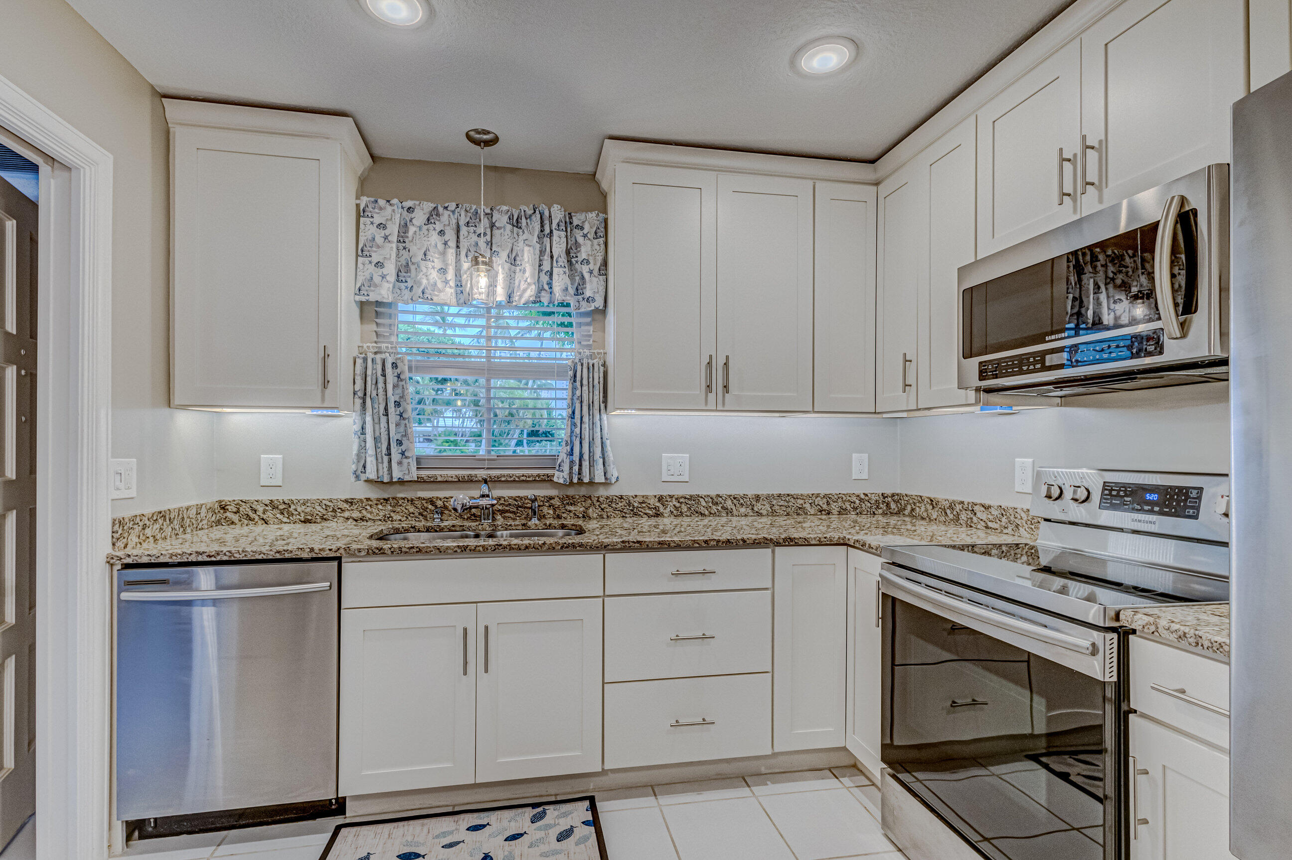 1201 Sugar Sands Boulevard, Unit 5 Singer Island, FL 33404 - Photo 6 of 51 KITCHEN