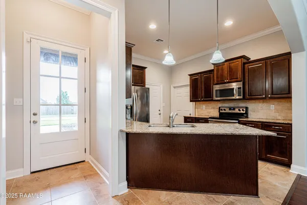 $2,000 | 606 Highland View Drive, Youngsville, LA 70592