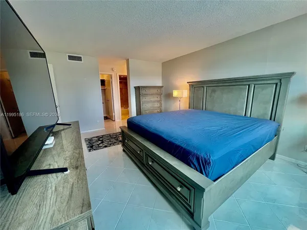 $289,000 | 3015 North Ocean Boulevard, Unit 4L, Fort Lauderdale, FL 33308