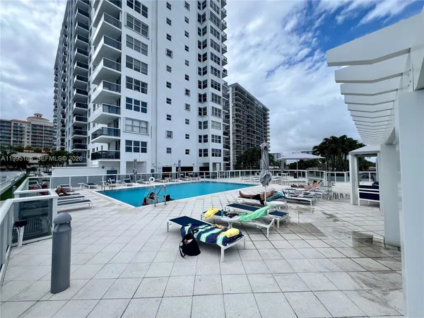 $289,000 | 3015 North Ocean Boulevard, Unit 4L, Fort Lauderdale, FL 33308