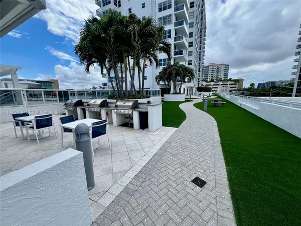 $289,000 | 3015 North Ocean Boulevard, Unit 4L, Fort Lauderdale, FL 33308