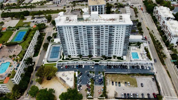 $289,000 | 3015 North Ocean Boulevard, Unit 4L, Fort Lauderdale, FL 33308