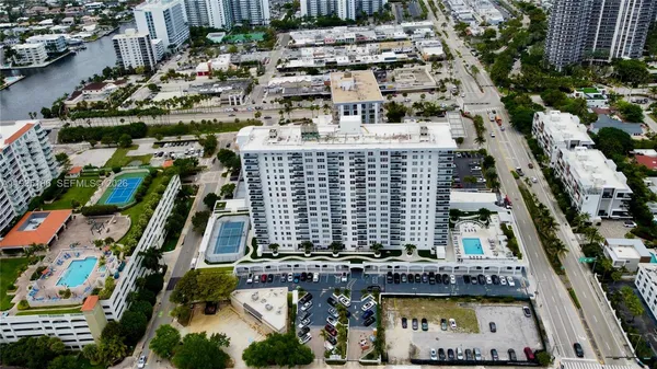 $289,000 | 3015 North Ocean Boulevard, Unit 4L, Fort Lauderdale, FL 33308