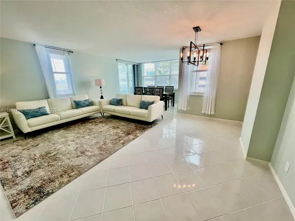 $289,000 | 3015 North Ocean Boulevard, Unit 4L, Fort Lauderdale, FL 33308