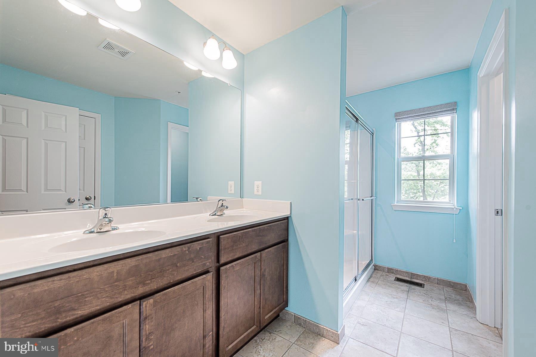 6516 Rimrock Lane New Market, MD 21774 - Photo 24 of 40 Master Bathroom