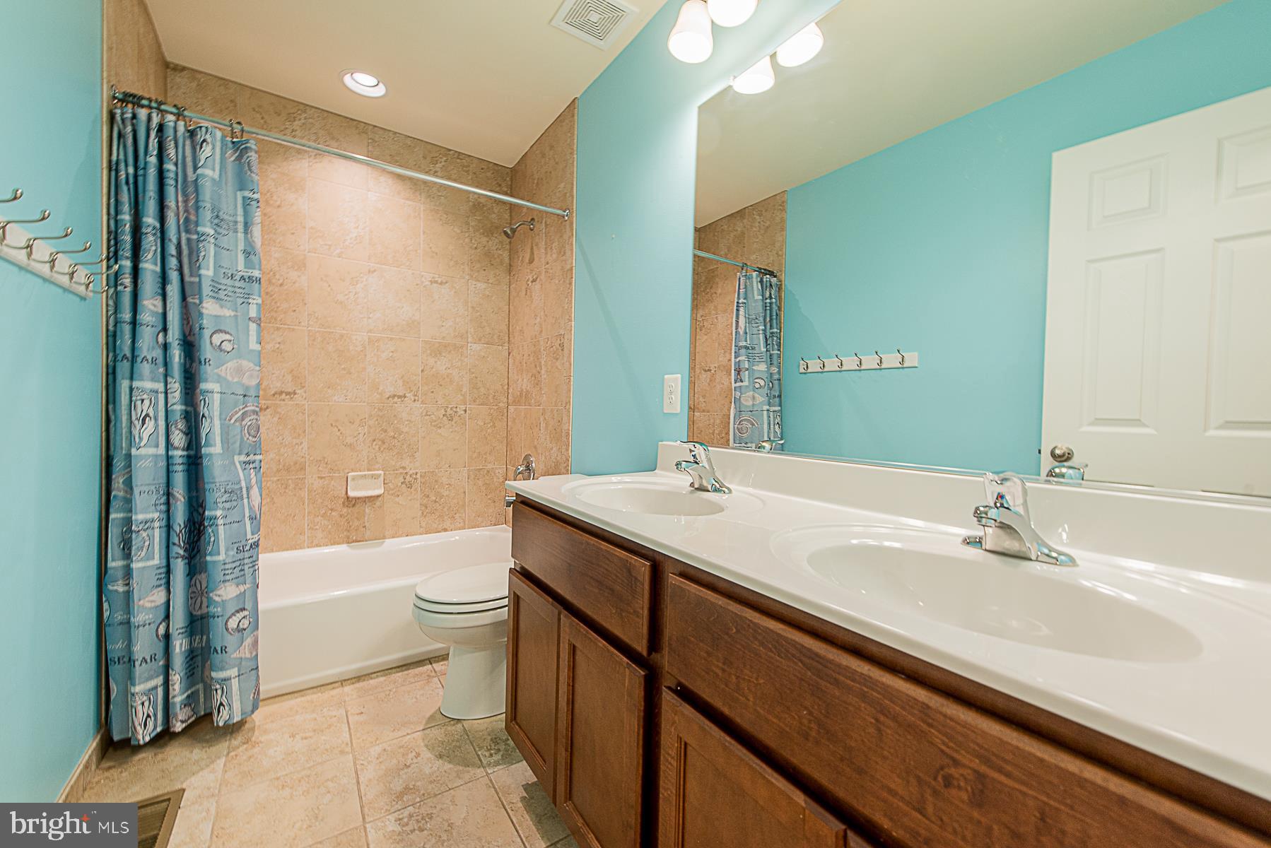6516 Rimrock Lane New Market, MD 21774 - Photo 32 of 40 Upper Level Hall Bathroom