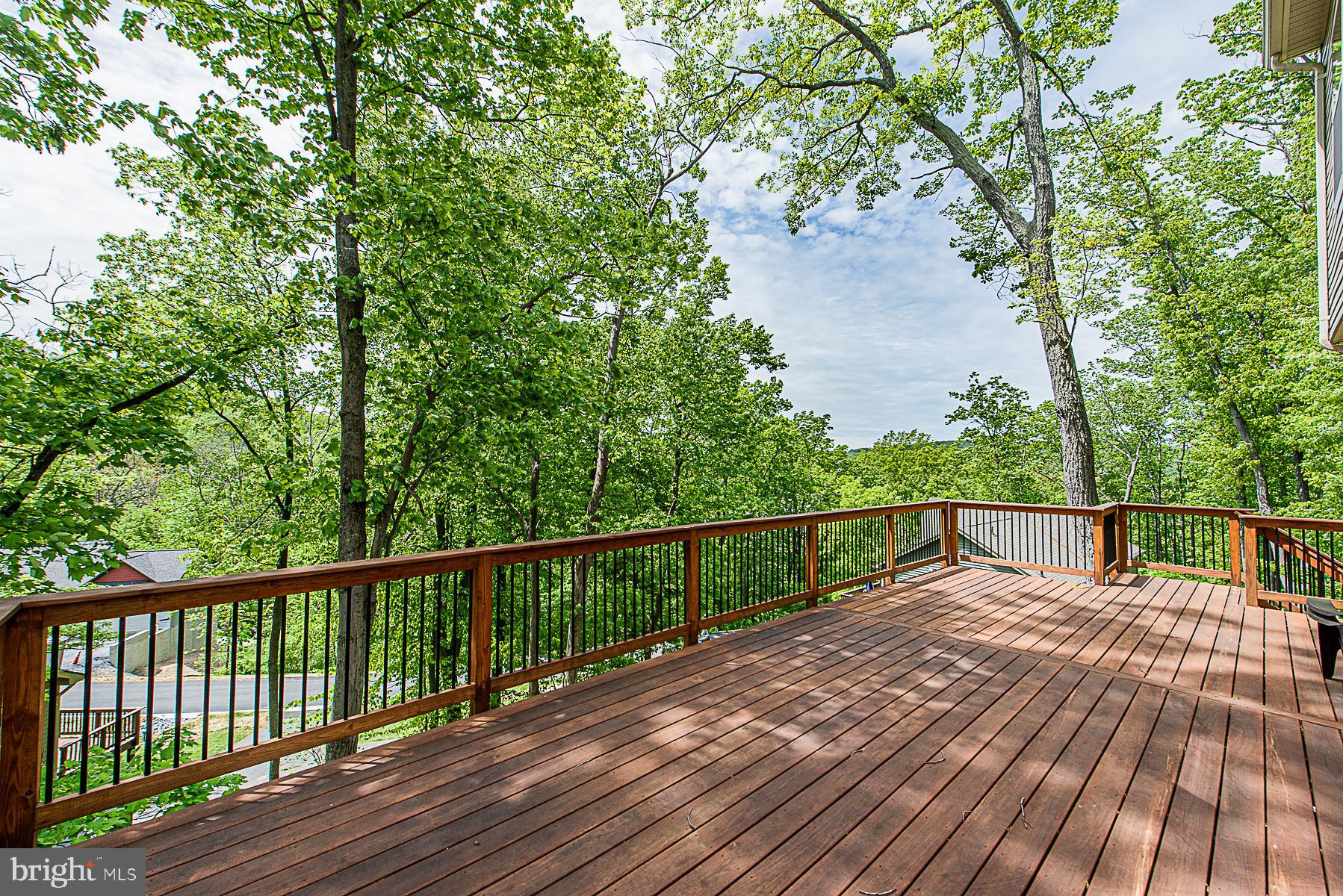 6516 Rimrock Lane New Market, MD 21774 - Photo 36 of 40 Spacious deck with great views!