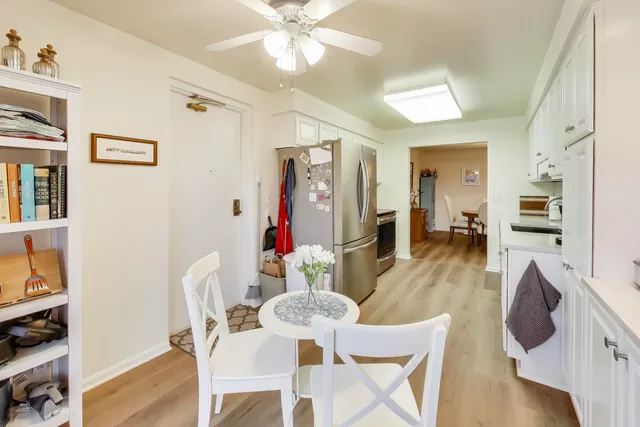 $415,000 | 2020 Chestnut Avenue, Unit 312, Glenview, IL 60025