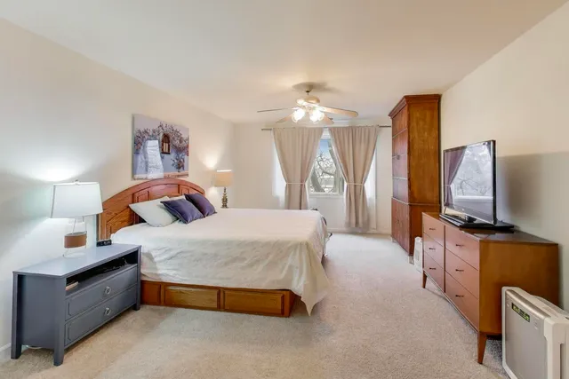 $415,000 | 2020 Chestnut Avenue, Unit 312, Glenview, IL 60025