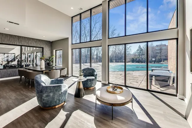 $415,000 | 2020 Chestnut Avenue, Unit 312, Glenview, IL 60025