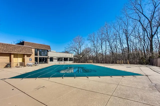 $415,000 | 2020 Chestnut Avenue, Unit 312, Glenview, IL 60025