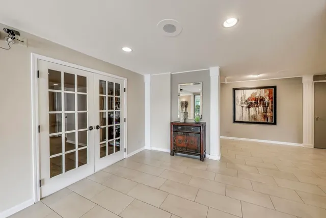 $415,000 | 2020 Chestnut Avenue, Unit 312, Glenview, IL 60025