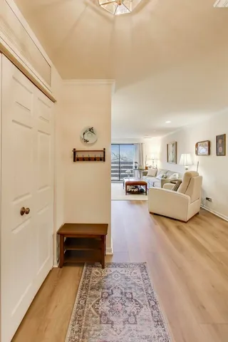 $415,000 | 2020 Chestnut Avenue, Unit 312, Glenview, IL 60025