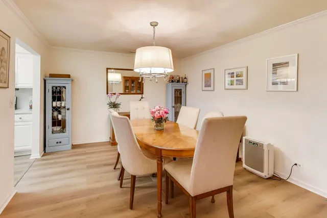 $415,000 | 2020 Chestnut Avenue, Unit 312, Glenview, IL 60025