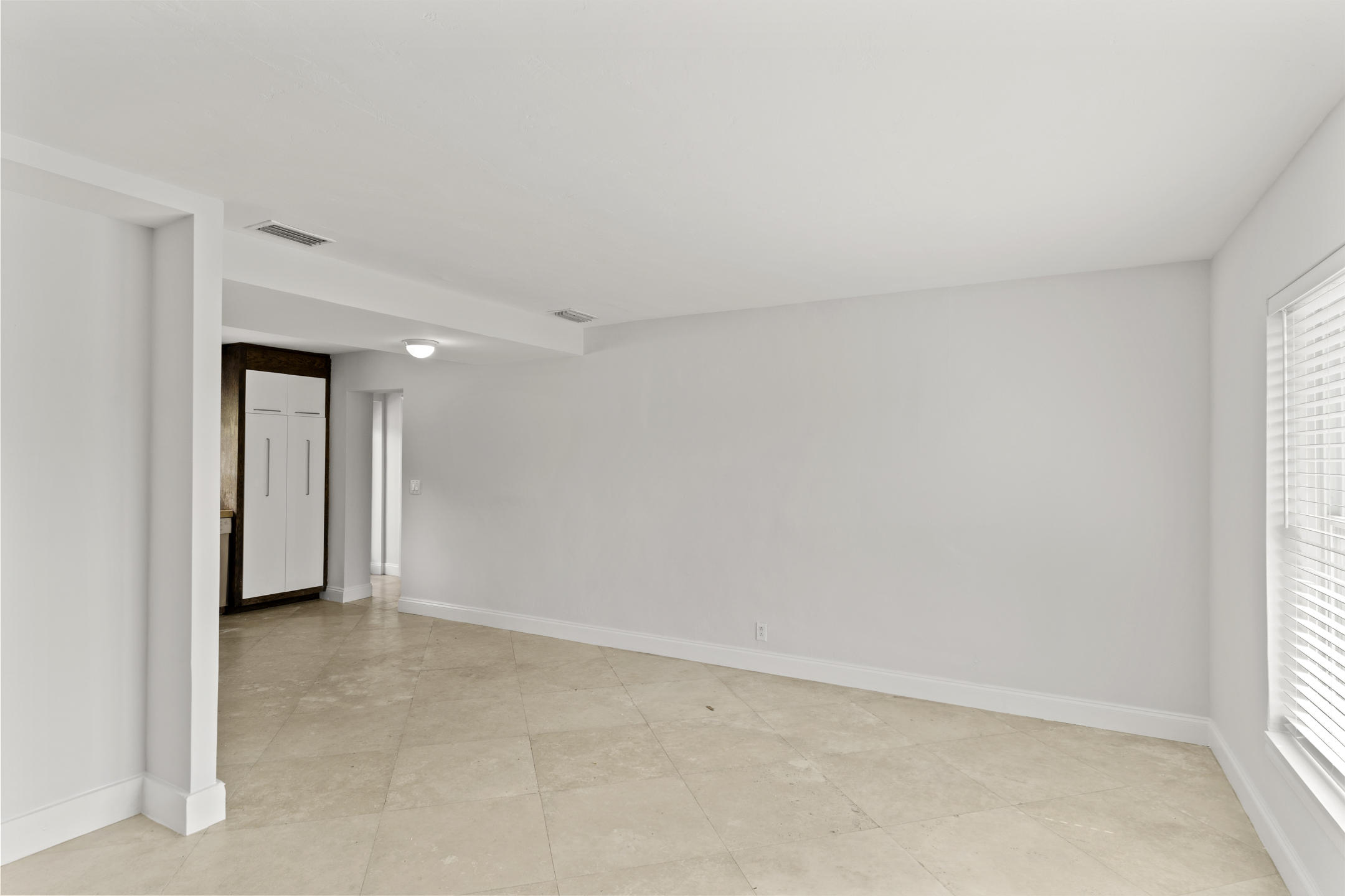 331 Pinewood Street Lantana, FL 33462 - Photo 3 of 30 untitled_9_of_81
