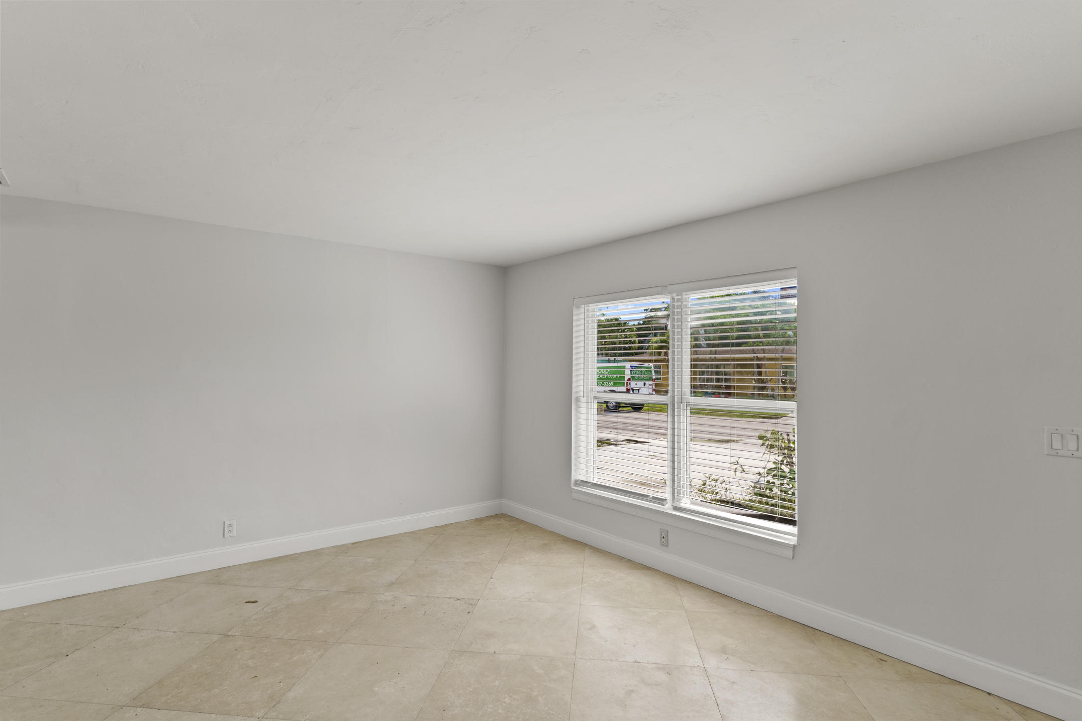 331 Pinewood Street Lantana, FL 33462 - Photo 4 of 30 untitled_12_of_81