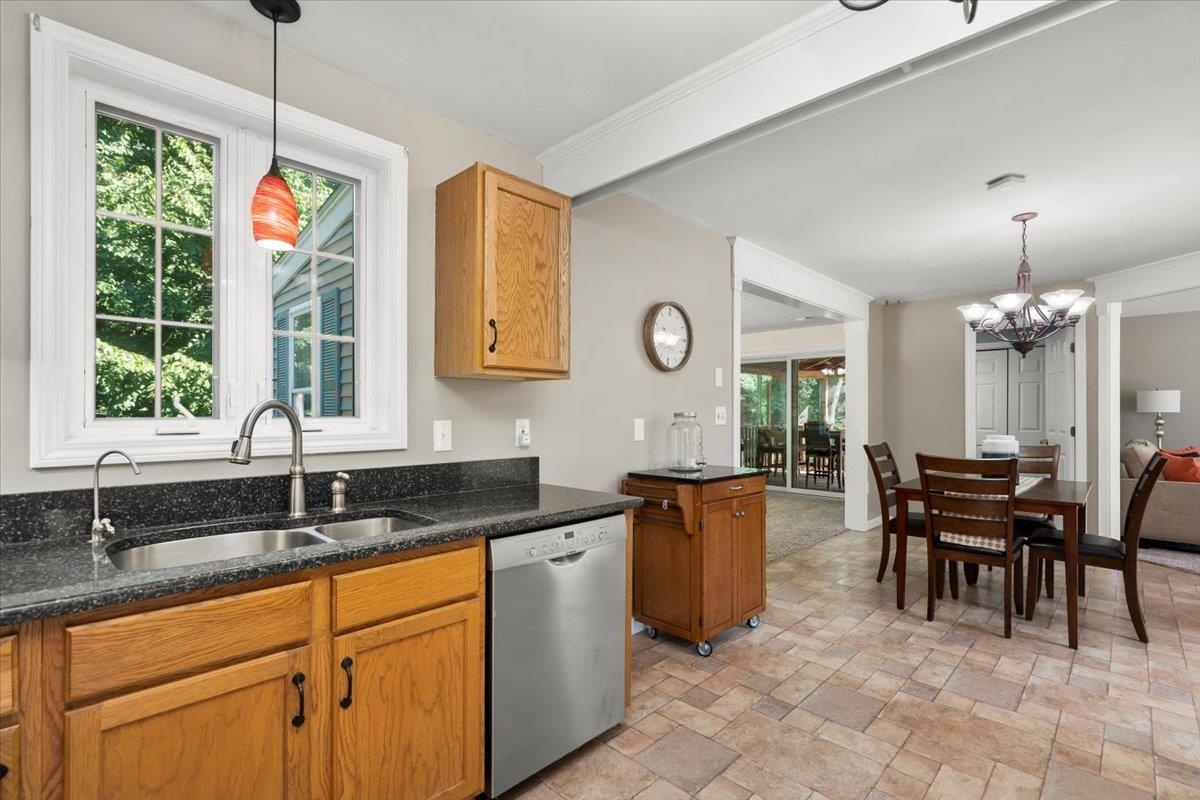9 Meetinghouse Road Merrimack, NH 03054 - Photo 12 of 40