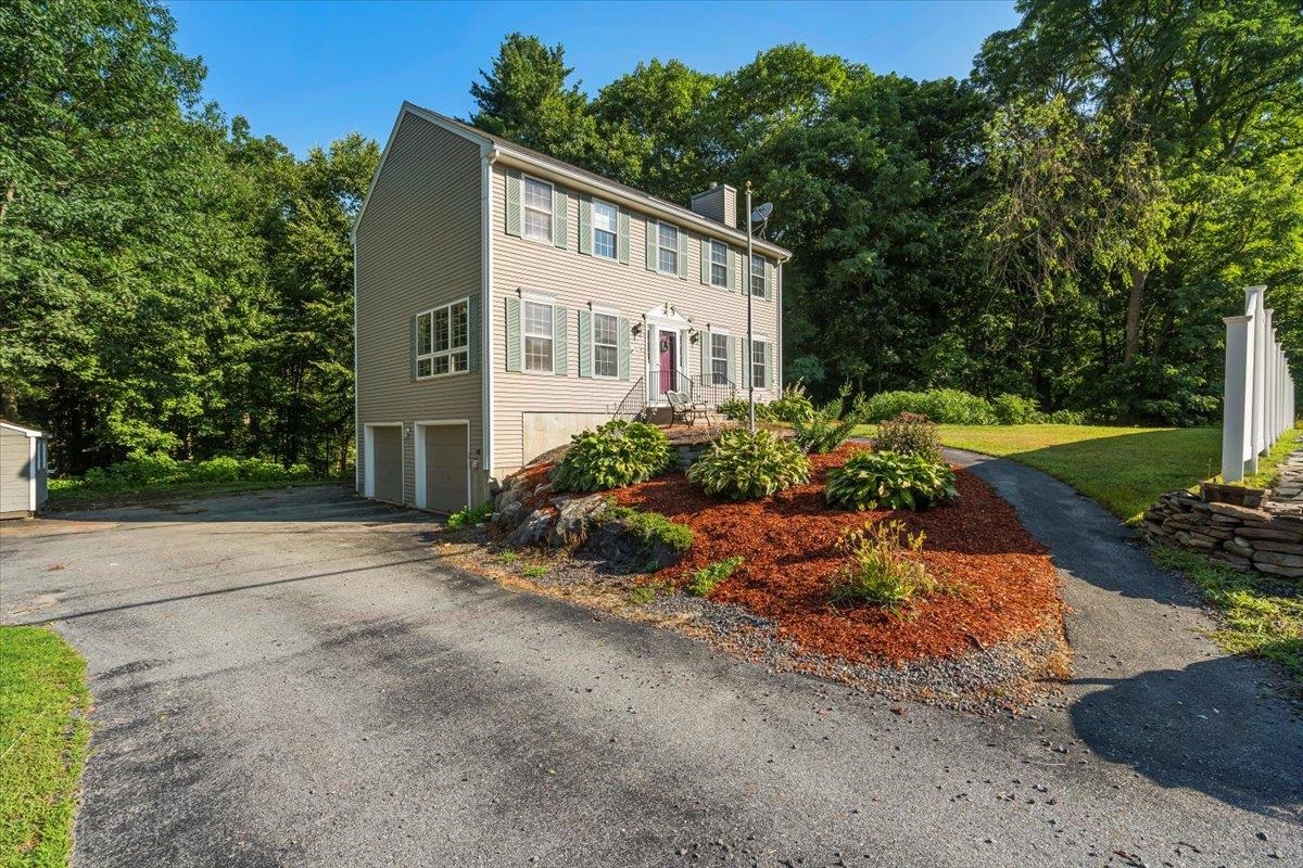 9 Meetinghouse Road Merrimack, NH 03054 - Photo 3 of 40