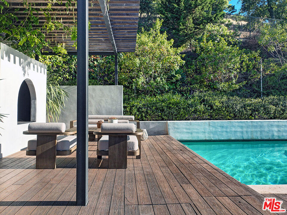 8674 Edwin Drive Los Angeles, CA 90046 - Photo 22 of 53 an outdoor view with patio