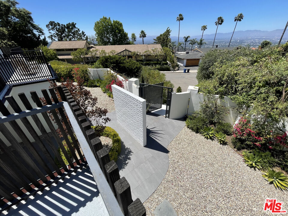 8674 Edwin Drive Los Angeles, CA 90046 - Photo 43 of 53 a view of a backyard with sitting area