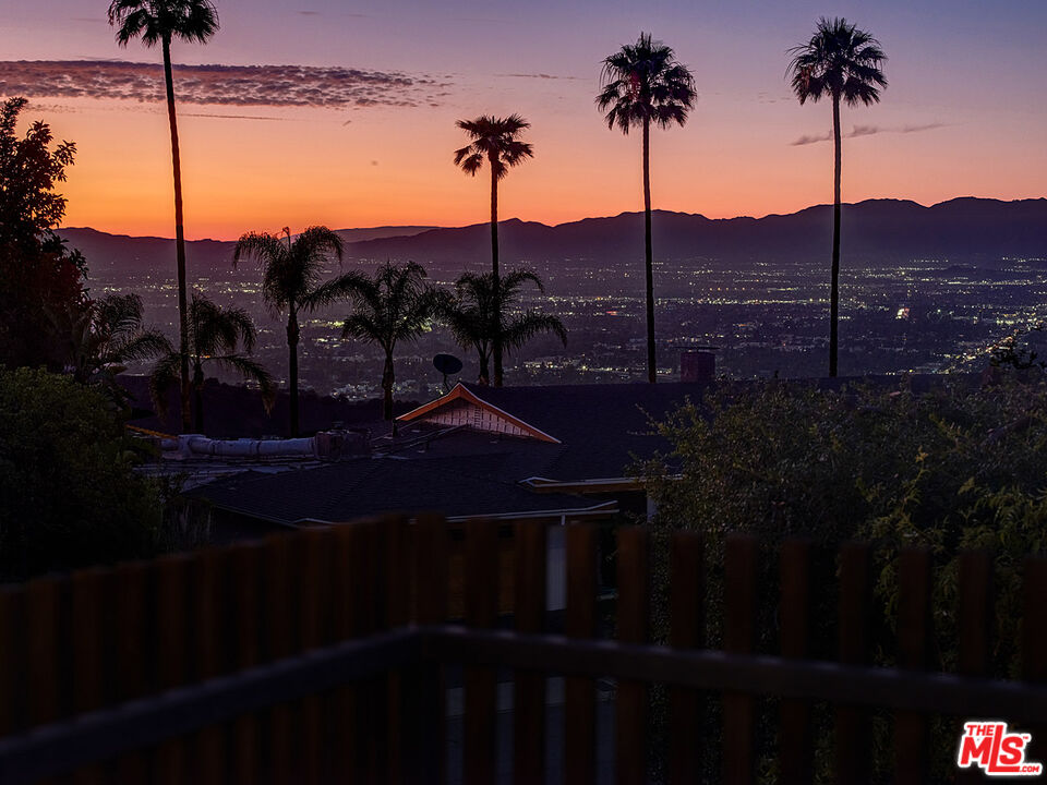 8674 Edwin Drive Los Angeles, CA 90046 - Photo 53 of 53 a view of a city street