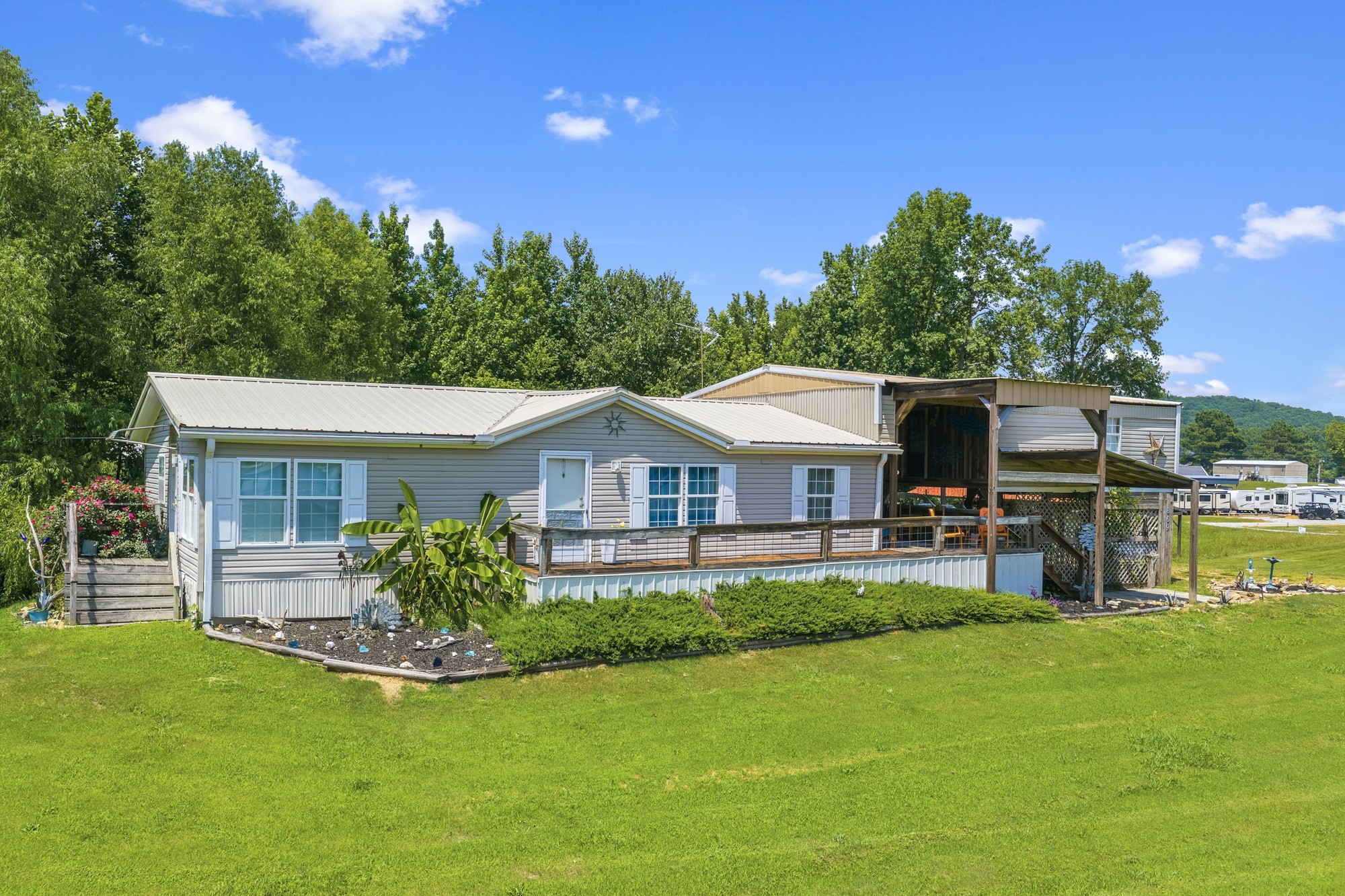 869 Riverview Drive Decaturville, TN 38329 - Photo 3 of 38