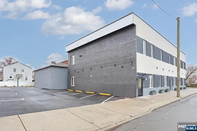 $2,800 | 385 Passaic Avenue, Unit 4, Lodi, NJ 07644