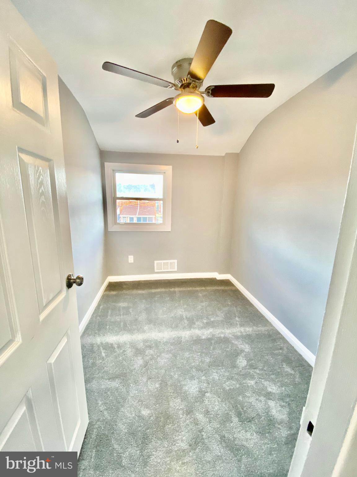 7857 Lockwood Road Baltimore, MD 21222 - Photo 26 of 34