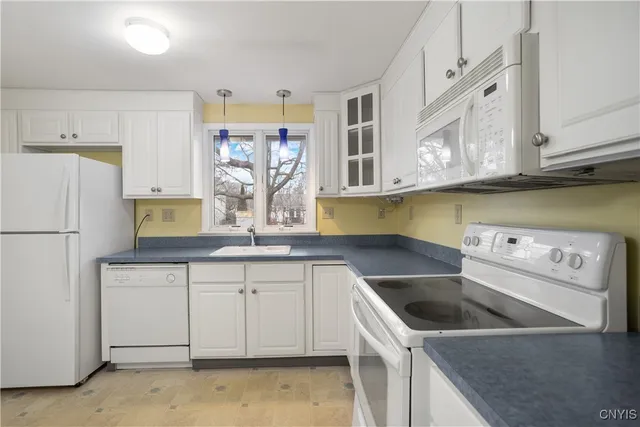 $215,000 | 4901 Driftwood Drive, Salina, NY 13088