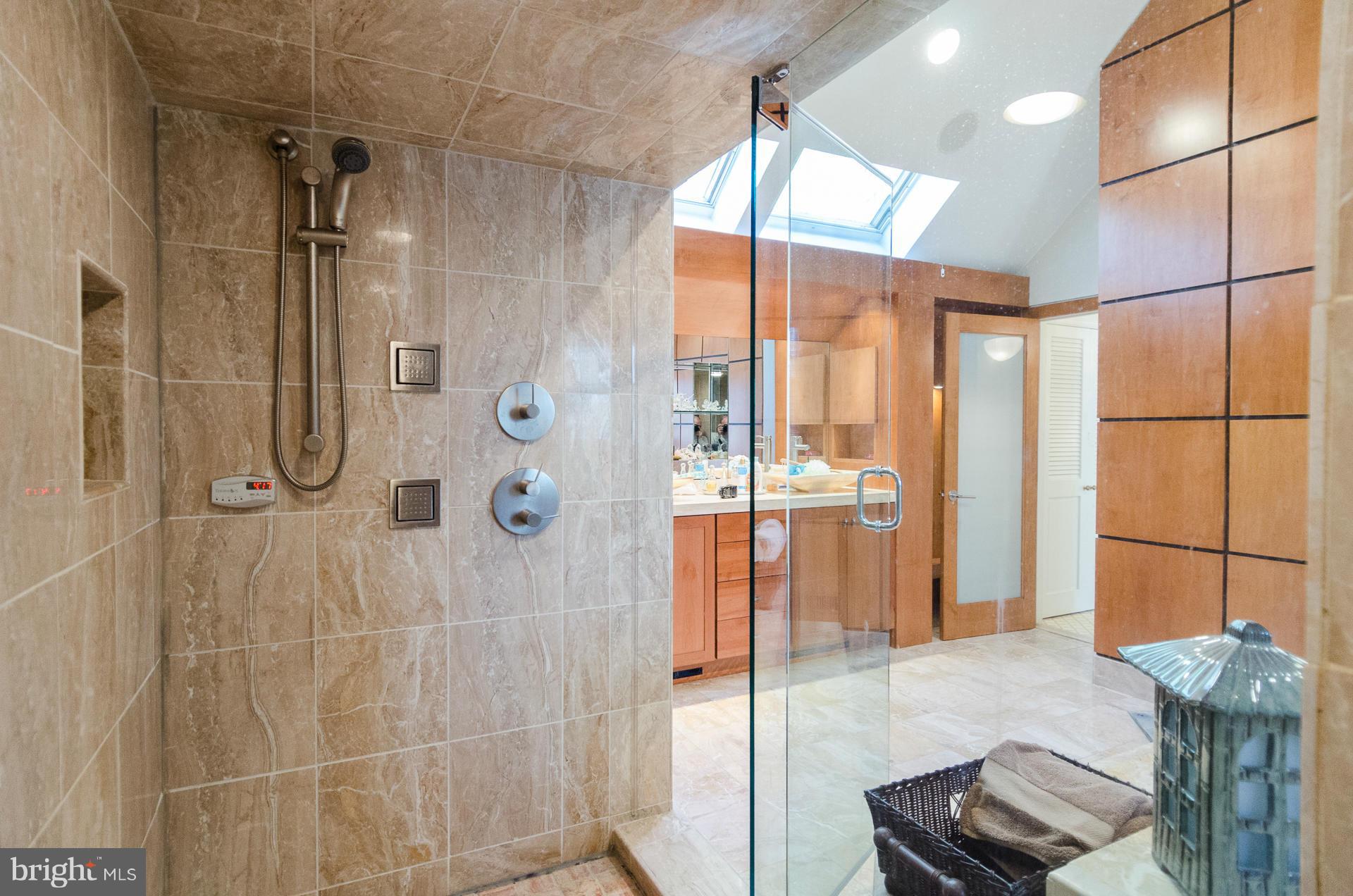 3403 Englemeade Road Pikesville, MD 21208 - Photo 17 of 30 Bath (Master)