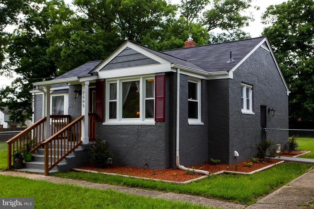 7505 Putt Road Fort Washington, MD 20744 - Photo 2 of 25 Exterior (Front)