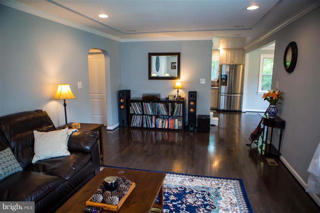 7505 Putt Road Fort Washington, MD 20744 - Photo 11 of 25 Living Room