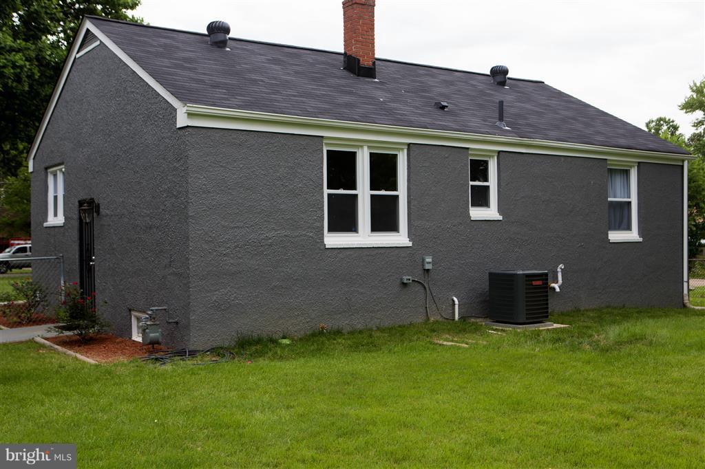 7505 Putt Road Fort Washington, MD 20744 - Photo 3 of 25 Exterior (Rear)