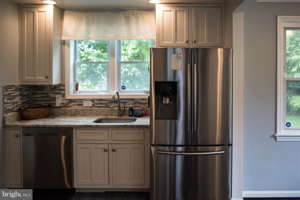 7505 Putt Road Fort Washington, MD 20744 - Photo 7 of 25 Kitchen