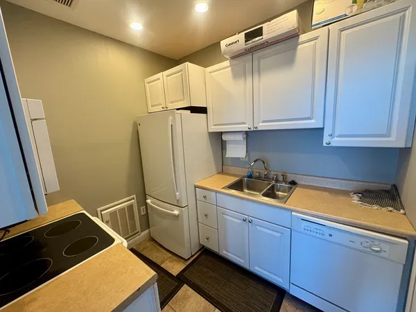 $3,000 | 77 Adams Street, Unit 1104, Quincy, MA 02169