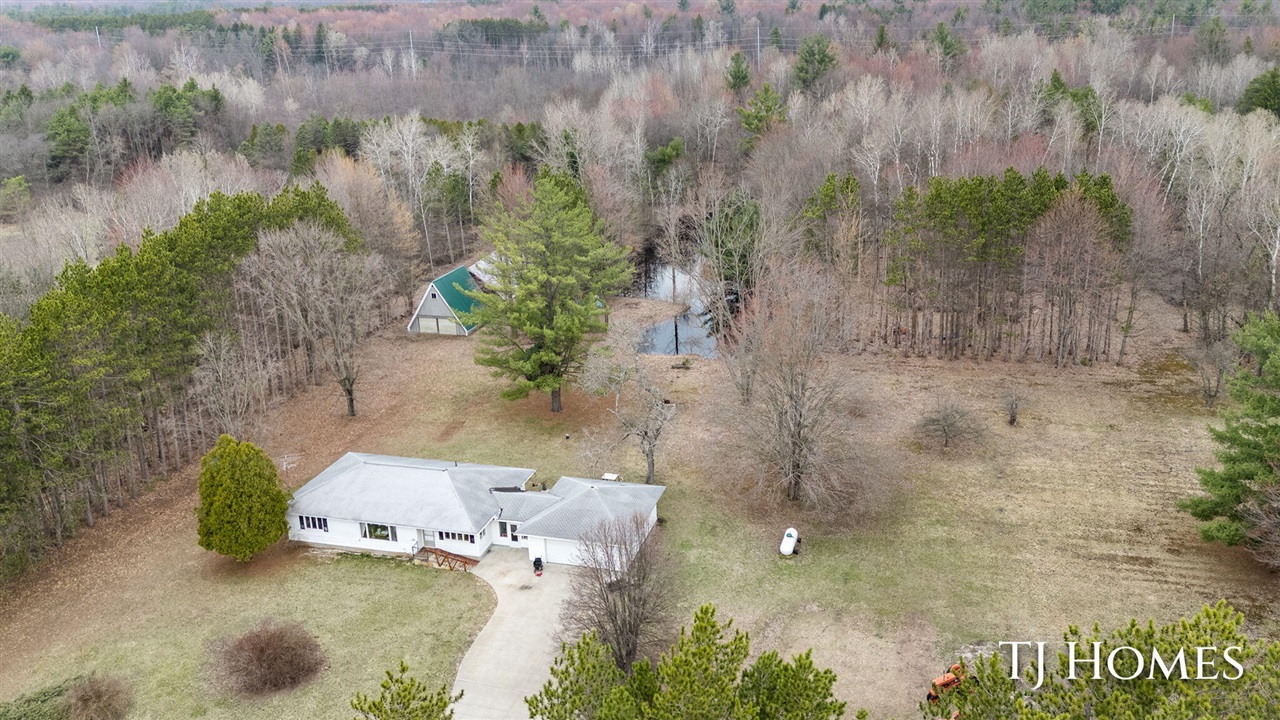 5818 East Sternberg Road Fruitport, MI 49415 - Photo 42 of 45