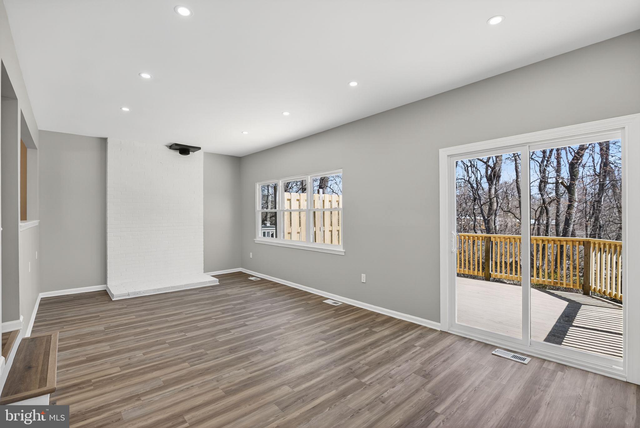 9 East Ridge Mews Newtown, PA 18940 - Photo 9 of 32 Living Room with access to large deck