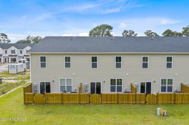 $1,900 | 28 Aspen Road, Hampstead, NC 28443