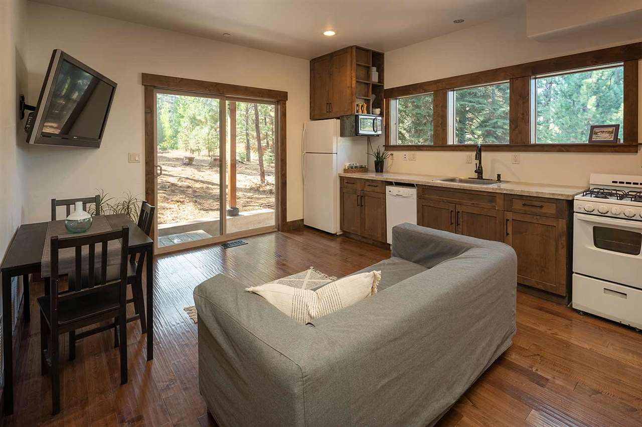 11067 Torrey Pine Road Truckee, CA 96161 - Photo 14 of 21