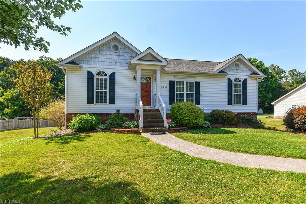 8757 Circle Drive Rural Hall, NC 27045 - Photo 4 of 37 Gallery Image 4