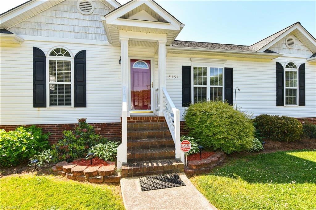 8757 Circle Drive Rural Hall, NC 27045 - Photo 5 of 37 Gallery Image 5
