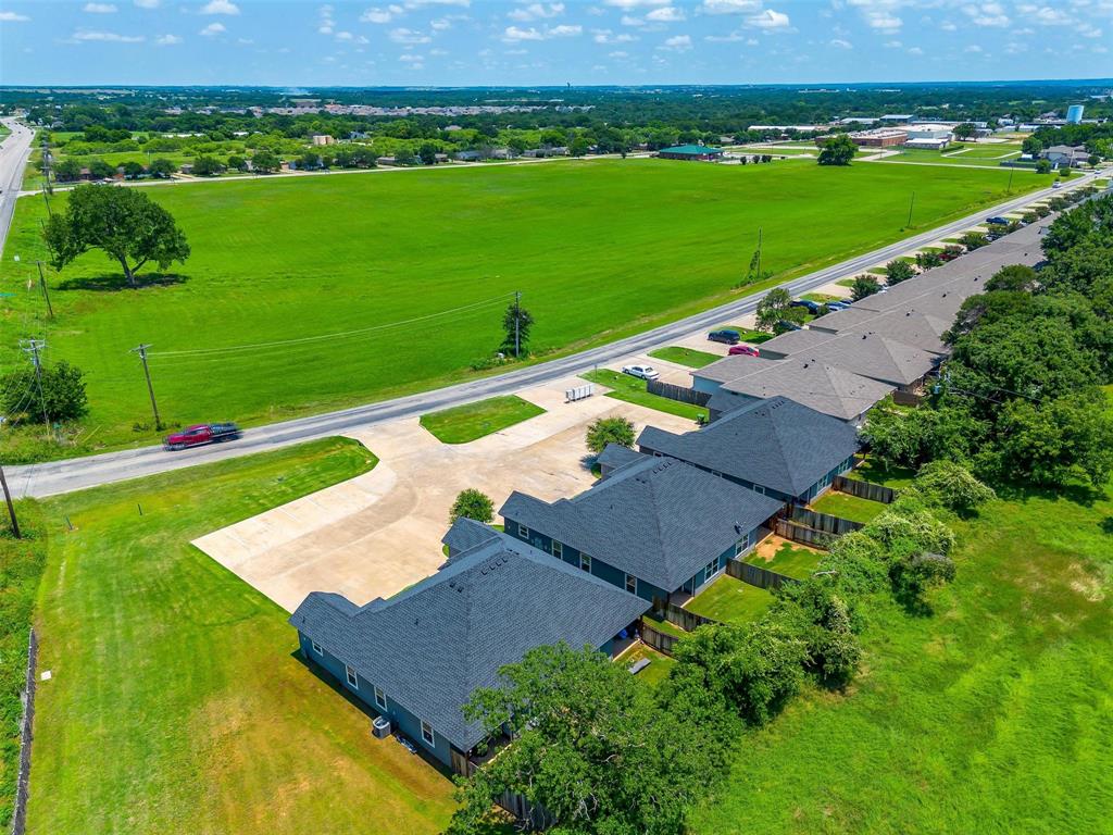 2700 James Road Granbury, TX 76049 - Photo 4 of 40