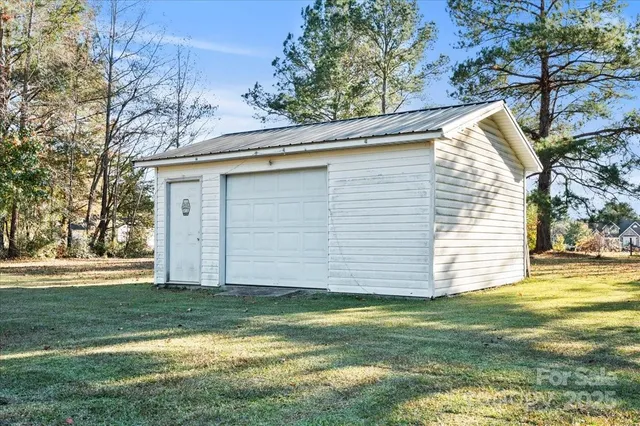 $225,000 | 173 Birdsong Road, Cheraw, SC 29520