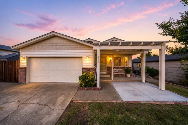 $449,999 | 5528 Hesper Way, Carmichael, CA 95608