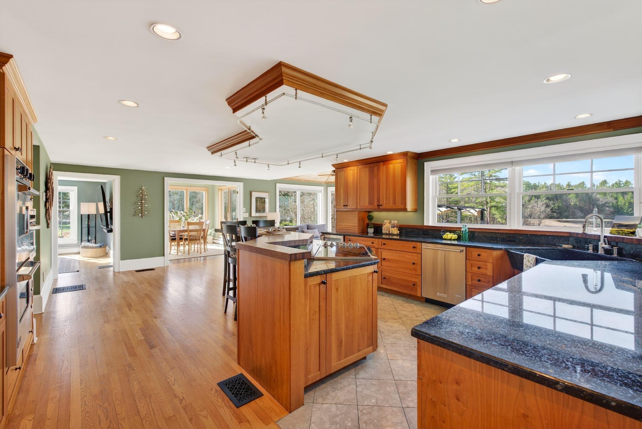 15 Thunder Road Saco, ME 04072 - Photo 8 of 53 15 Thunder Road